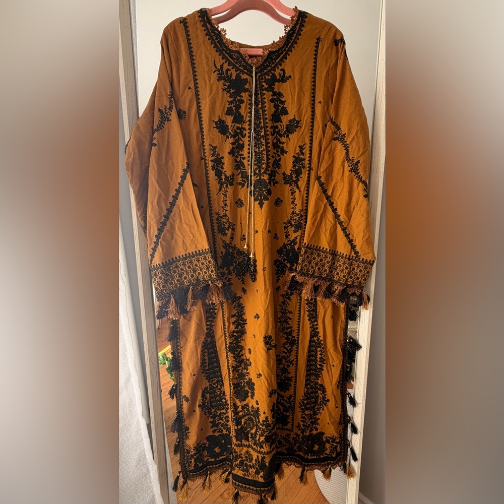 Salwar kameez Embroidered Mustard and Black 2 pc
